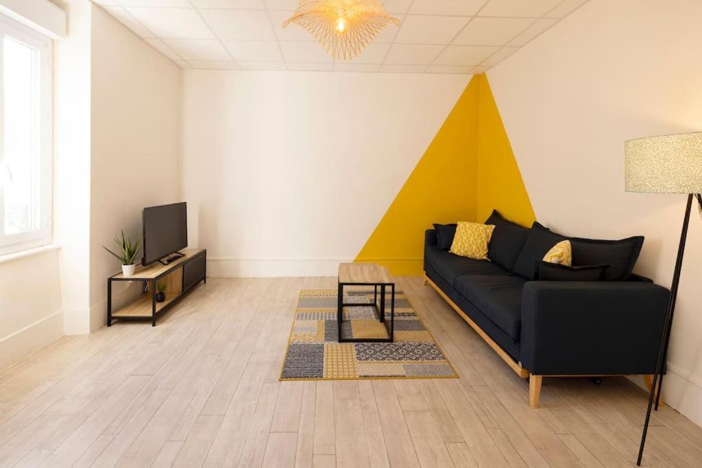 Le Cosy C - T2 Tout Equipe - Centre-Ville Gare Montluçon Exterior foto